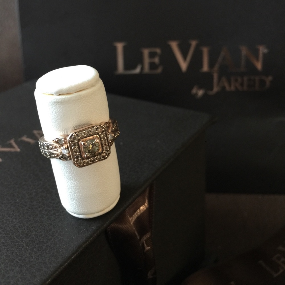 ‼️Cyber weekend sale😀💯authentic LeVain Diamond Ring
